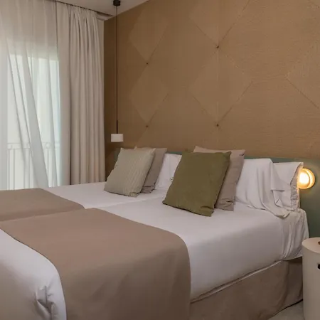 Aqua Bertran Park Отель 4*